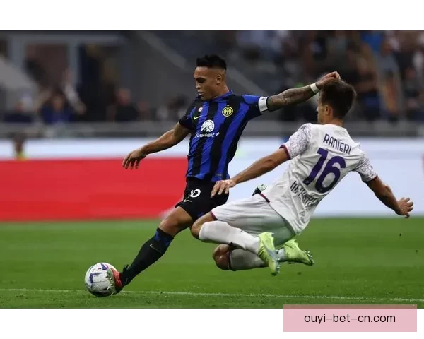 维罗纳主场鏖战佛罗伦萨法乔利射门击中球框难破僵局